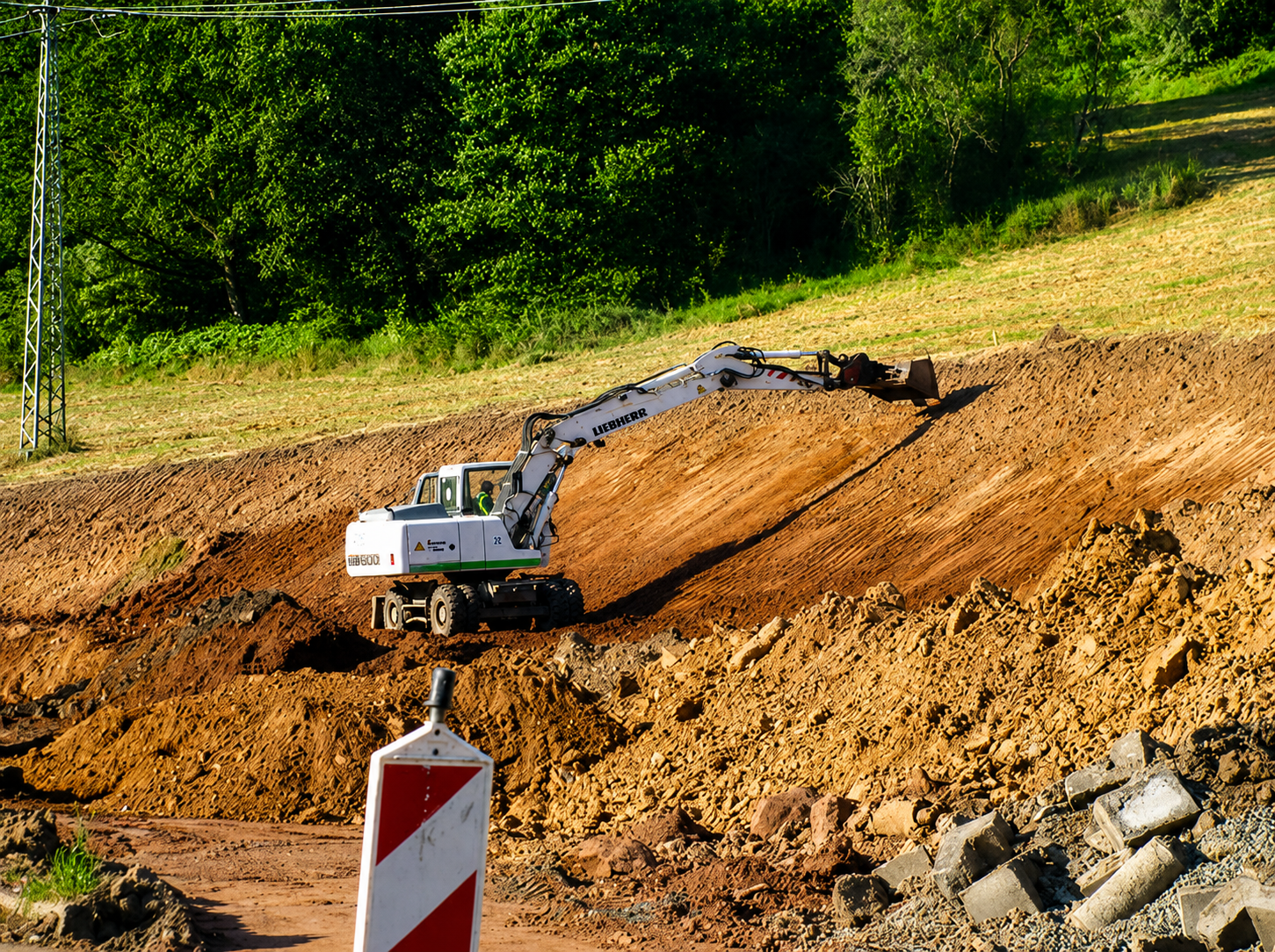 Geotechnische Erd- und Böschungsarbeiten – ROMAG im Feldeinsatz